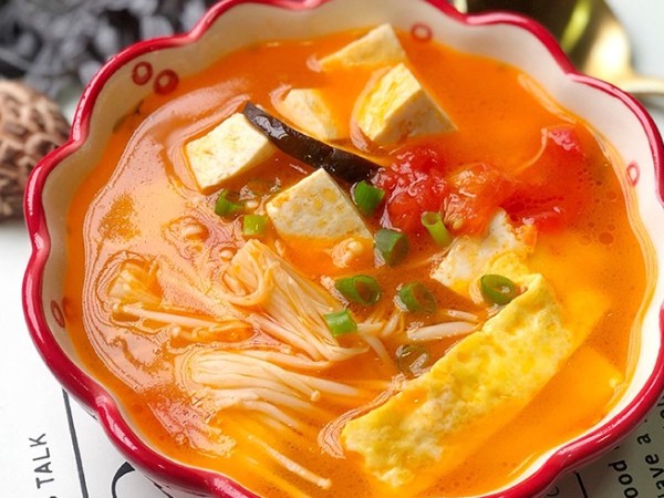老相食小厨房---番茄菌菇豆腐汤
