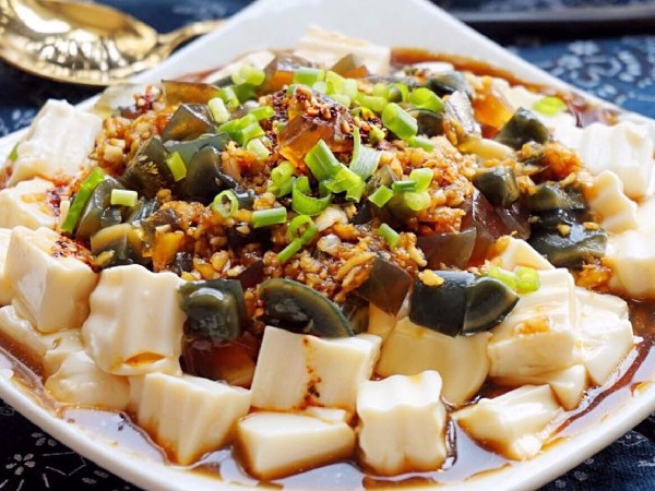 老相食美食丨皮蛋拌豆腐